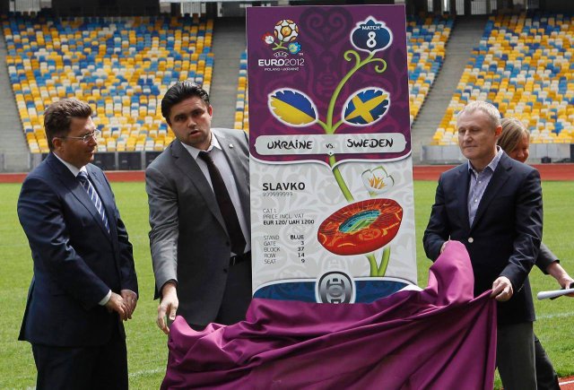 Mẫu vé chính thức Euro 2012 được công bố
