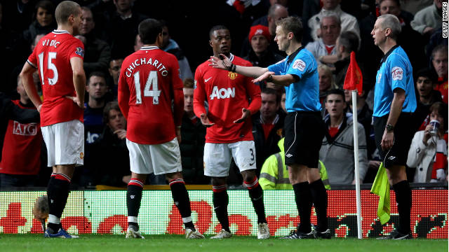 Tình huống bị thổi phạt đền gây tranh cãi của Man Utd