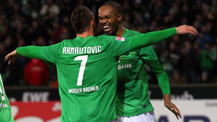 Werder Bremen 2-0 Stuttgart (Highlight vòng 14, Budesliga 2011-12)