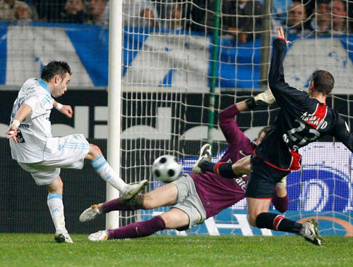 PSG thua thảm tại Velodrome 