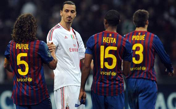 Ibrahimovic gửi tặng Abidal áo đấu có chữ ký của mình