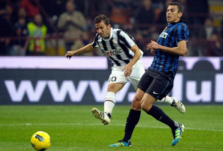 Top 5 bàn thắng đẹp nhất vòng 29 Serie A 2011-12