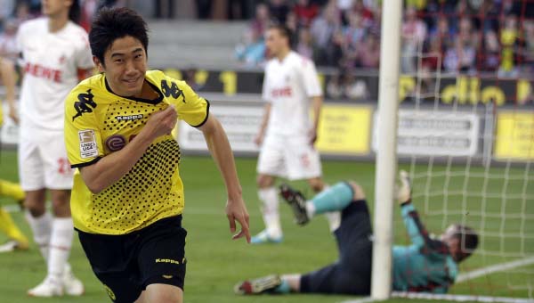 Top 5 bàn thắng đẹp nhất vòng 27 Bundesliga 2011-12 