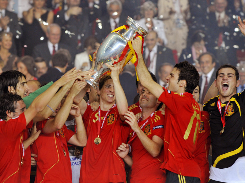 Clip Nhìn lại hành trình của đội tuyển Tây Ban Nha tới ngôi vương ở Euro 2008