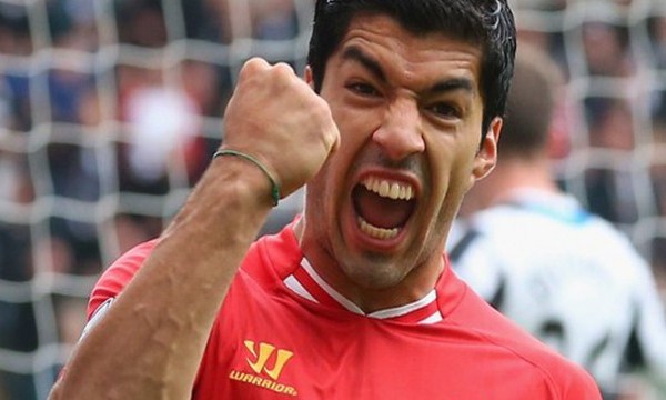 Bóng đá - Thêm một cách nhắc lại chuyện Luis Suarez từng cắn người 