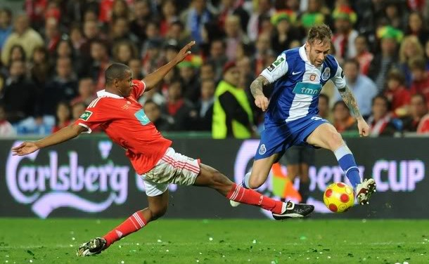 Kinh nghiệm đối đầu với Benfica của Meireles (phải) sẽ lại giúp ích cho Fenerbahce