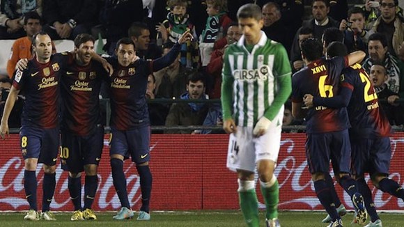 Thất bại trước Barca dường như là thói quen của Betis (áo xanh)