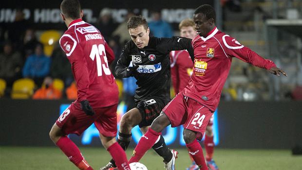 Với sự chắc chắn của hàng thủ, Midtjylland (giữa) sẽ làm nên chuyện
